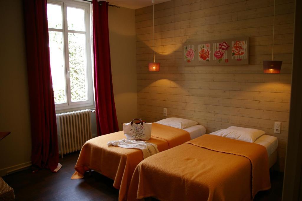 Logis Hotel Le Cheval Noir Argenton Sur Creuse Екстериор снимка